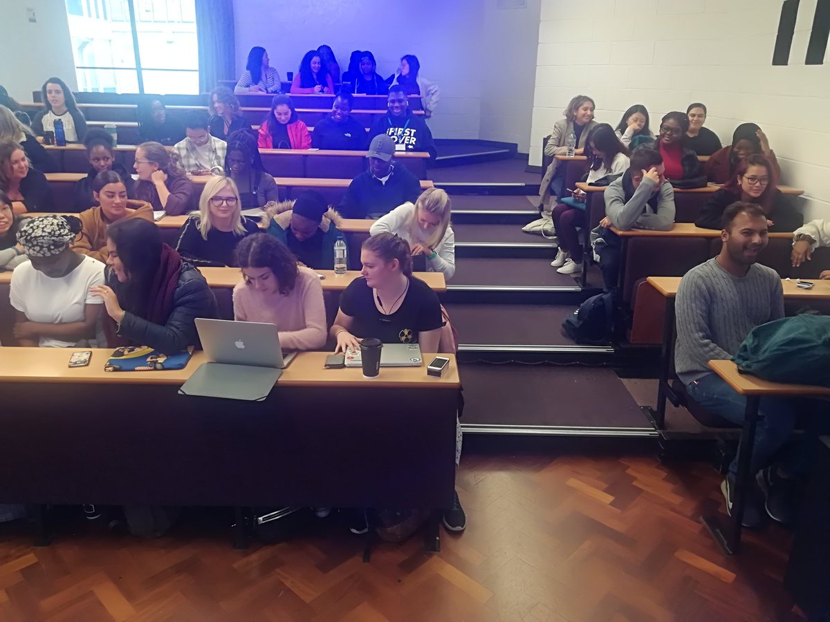 SaharMaranlou's tweet image. Class discussion on framing gender in the law #newmodule #genderandthelaw  @EssexLawSchool @Uni_of_Essex