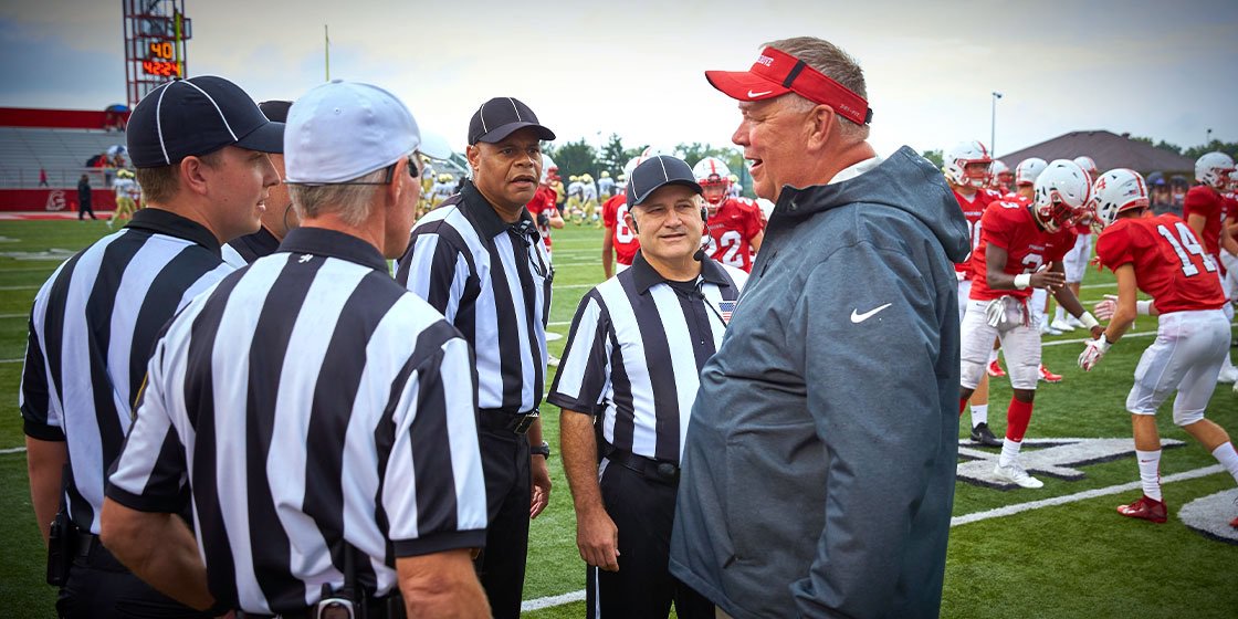NCHSAA's tweet photo. Becoming a high school official allows you to give back to the sport that has helped you become the person you are today.

Sign up at https://t.co/xClYQ5OPzq!

#BecomeAnOfficial @NFHS_Org #NCHSAA

https://t.co/aCvHNuDIzH https://t.co/iyVzhLJU4G