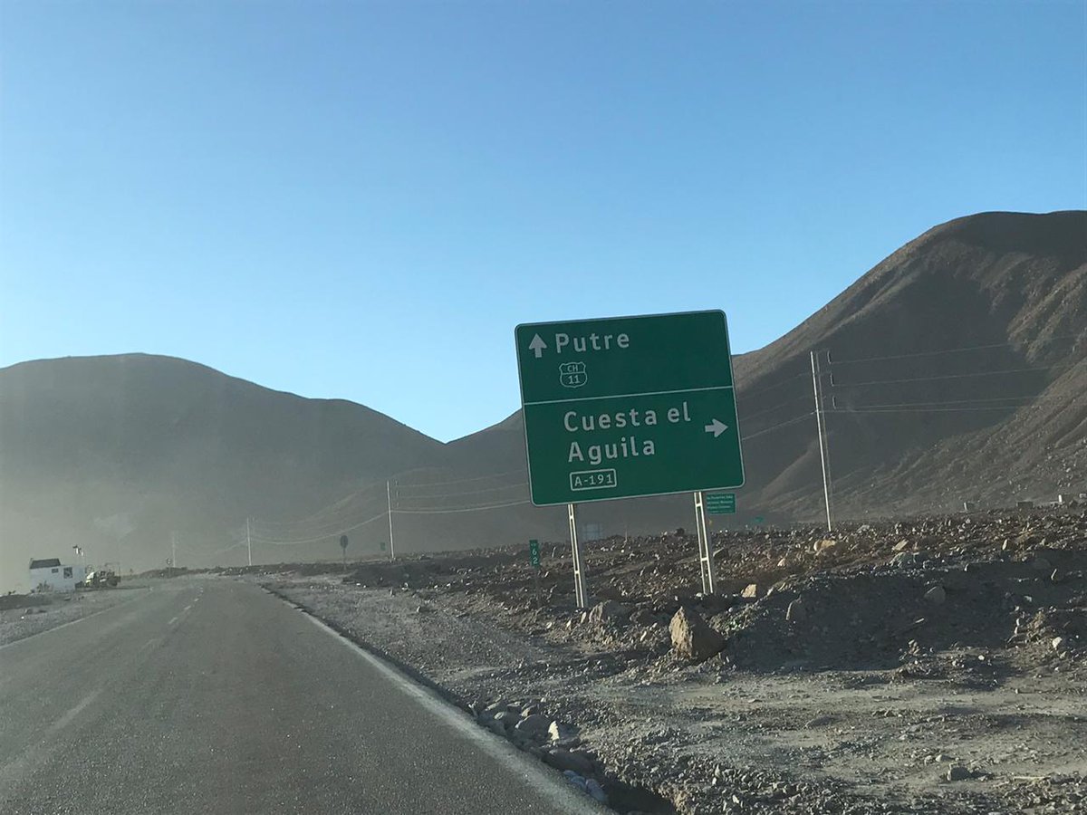 rerpels's tweet photo. En nuestra misión de seguir poniendo a la región en marcha, nos dirigimos a #Putre para la presentación oficial del nuevo gobernador de #Parinacota #MarioSalgado, quien sabemos que cumplirá con el plan de nuestro Presidente @sebastianpinera para la provincia. https://t.co/9Cm4DeKnDA