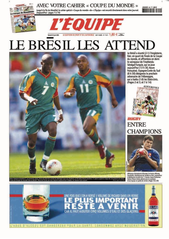 BabsDiarra's tweet photo. Petite archive du journal @lequipe datée du Mondial 2002, quand le Sénégal s’apprêtait - croyait-on - à défier le Brésil en demi.

C’était sans compter sur le Turc Ilhan Mansiz...

#kebetu #Brazil #Senegal https://t.co/VKT06Tk9Cc