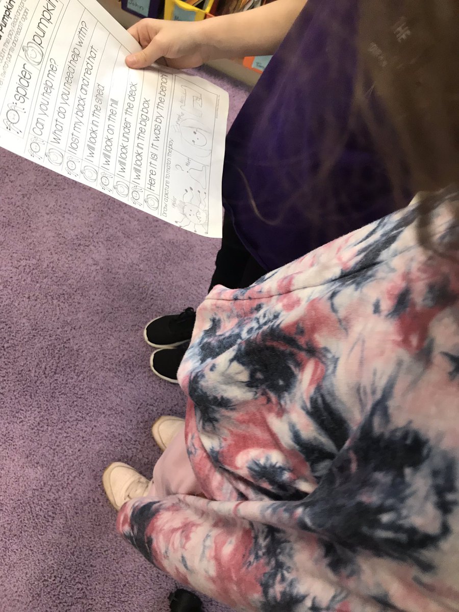 MsFranks_FNB's tweet photo. Friends practiced reading fluently and turn-taking while acting out a play 🕷🕸🎃 #OctoberReadingCenters https://t.co/ZajNQGSSFn