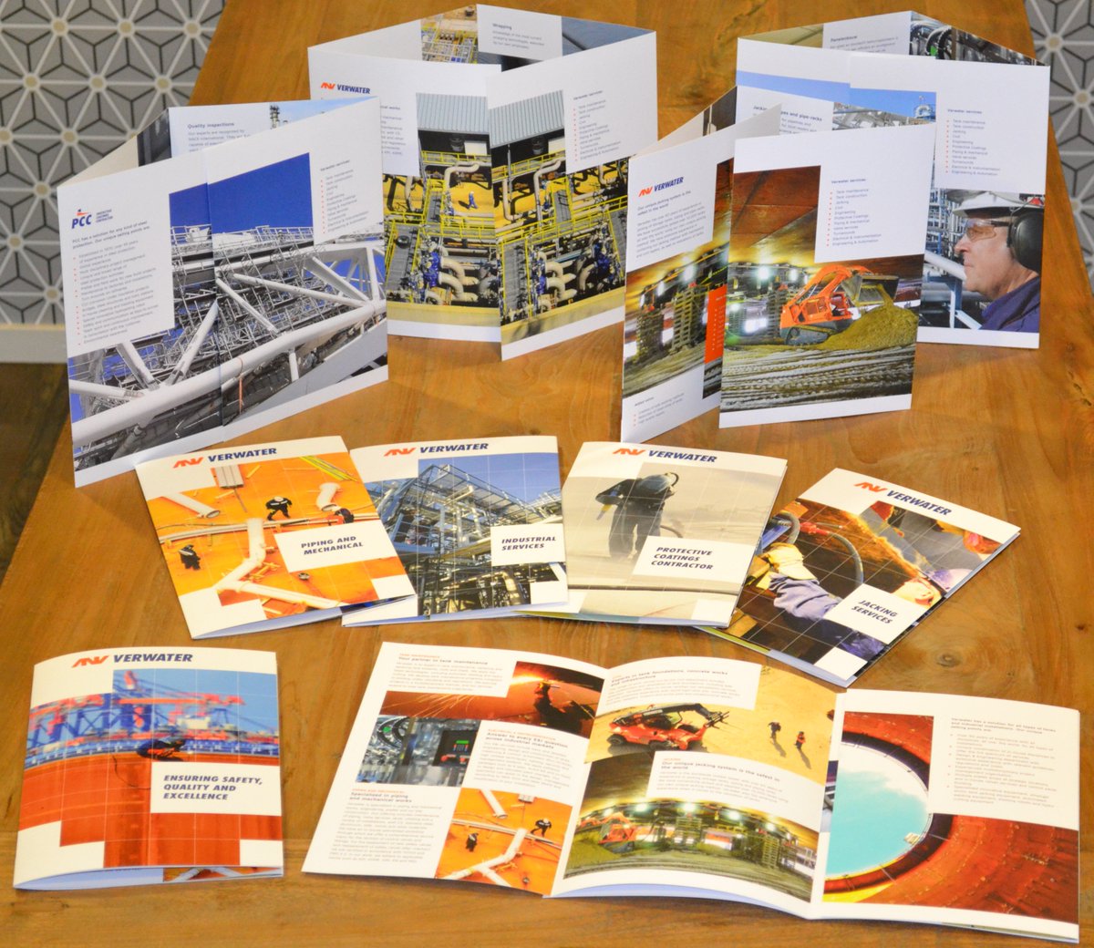 Impressed print&sign tweet media