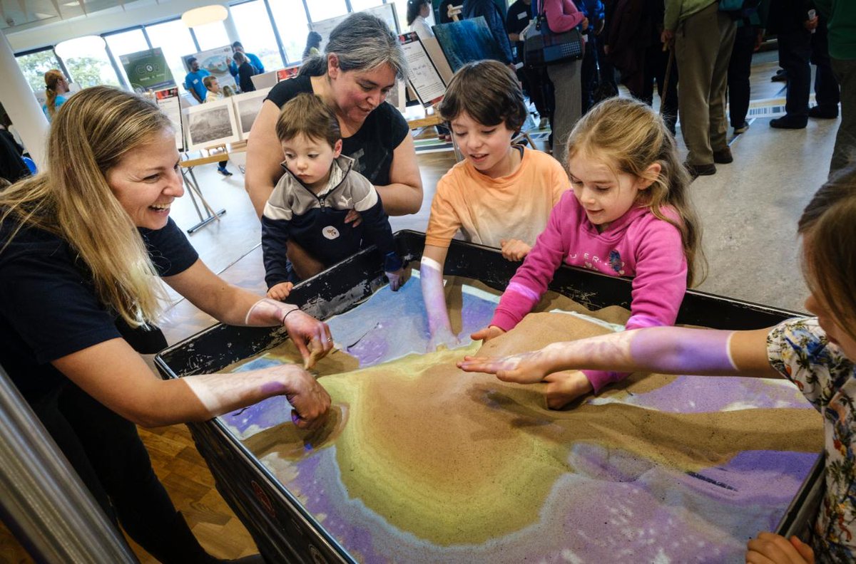 BritGeoSurvey's tweet photo. #BGSOpenDay2019 is officially SOLD OUT!
We hope you're excited to discover your inner scientist with us this weekend! 👩🔬🔬🗺
Please note: visitors who have not booked tickets may be refused entry. https://t.co/7ONzUE2BJk
