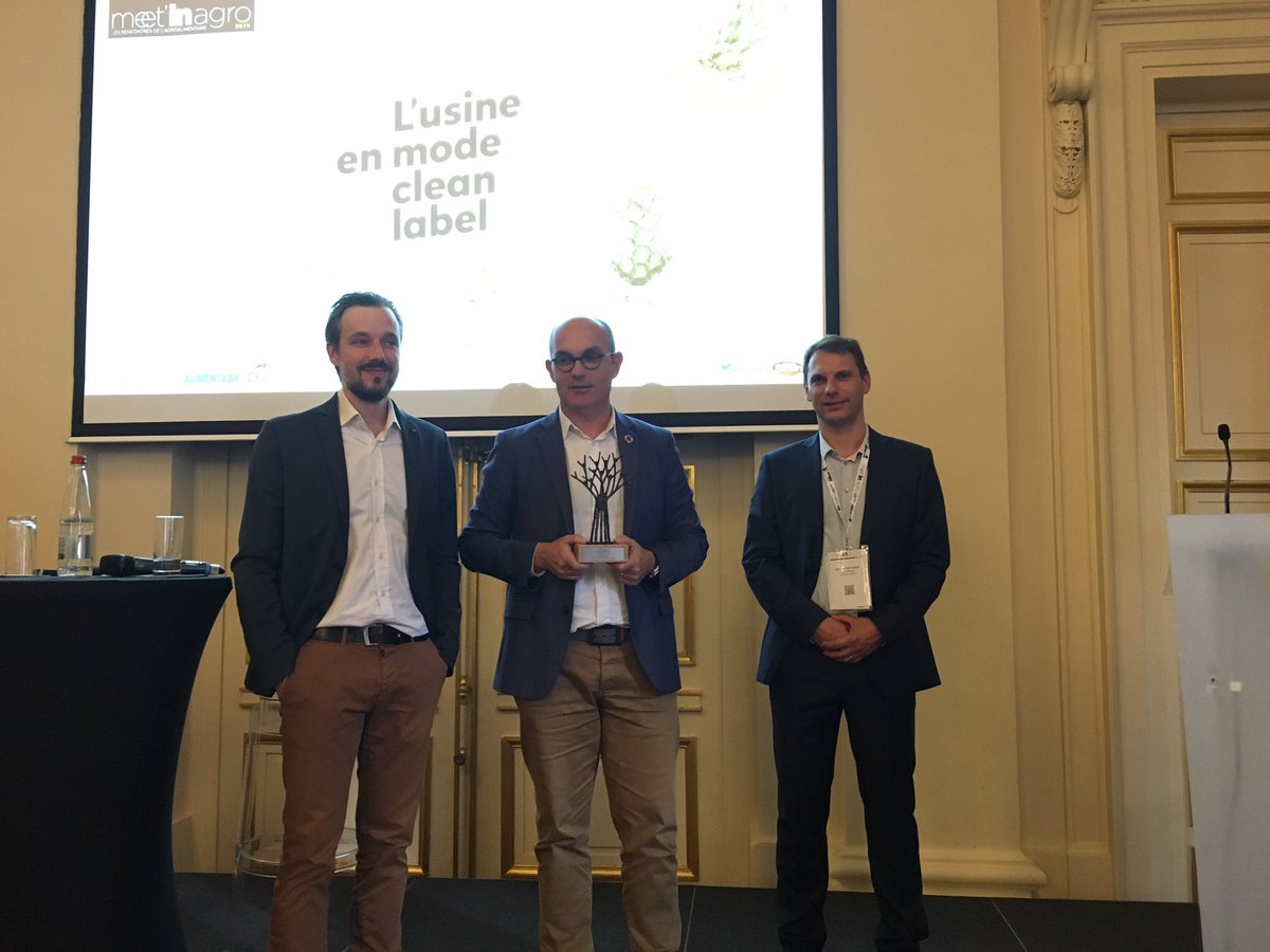 LoicHenaff's tweet image. Le Groupe Jean Hénaff reçoit le Prix de l’Usine Alimentaire Durable 2019 pour son exemplarité dans tous les domaines du développement durable. Une confirmation que notre stratégie responsable à impact positif #BEGOOD2030. Merci au magazine @Processalim  et au @CFIAexpo #RSE #bzh