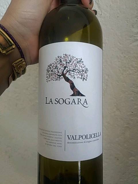 Veja s&oacute; este vinho. Estou atribuindo 2 de 5 estrelas com o aplicativo @Vivino:https://t.co/cbxEpSp9Pu