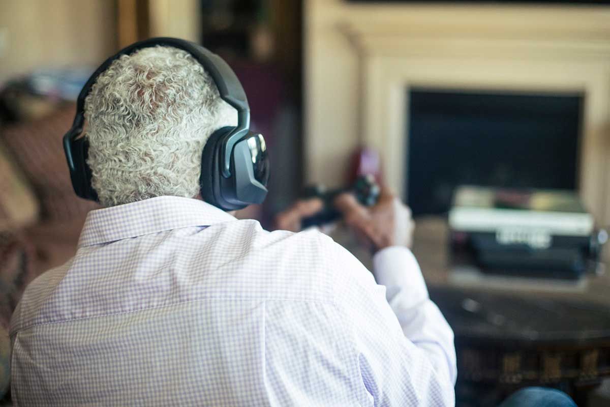 Do you have seniors that are interested in keeping up with the technological trends at your community? Help them become a tech savvy senior in 10 days by reading this article on learning the basics of technology and share with your community today!
buff.ly/2rmotUg