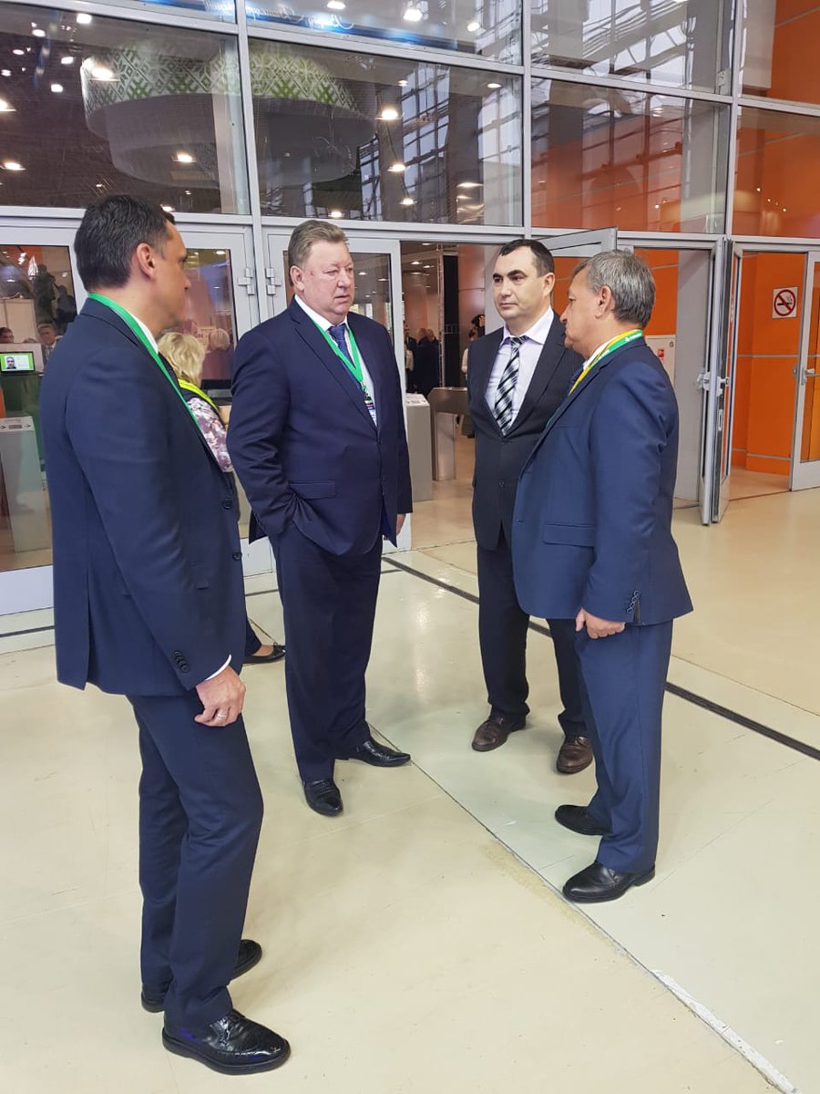 Перед открытием стенд Самарского региона посетили Председатель комитета по аграрным вопросам Государственной Думы РФ Владимир Кашин и Директор Департамента растениеводства, механизации, химизации и защиты растений  <a href="/mcx_rf/">Минсельхоз России</a>  Роман Некрасов