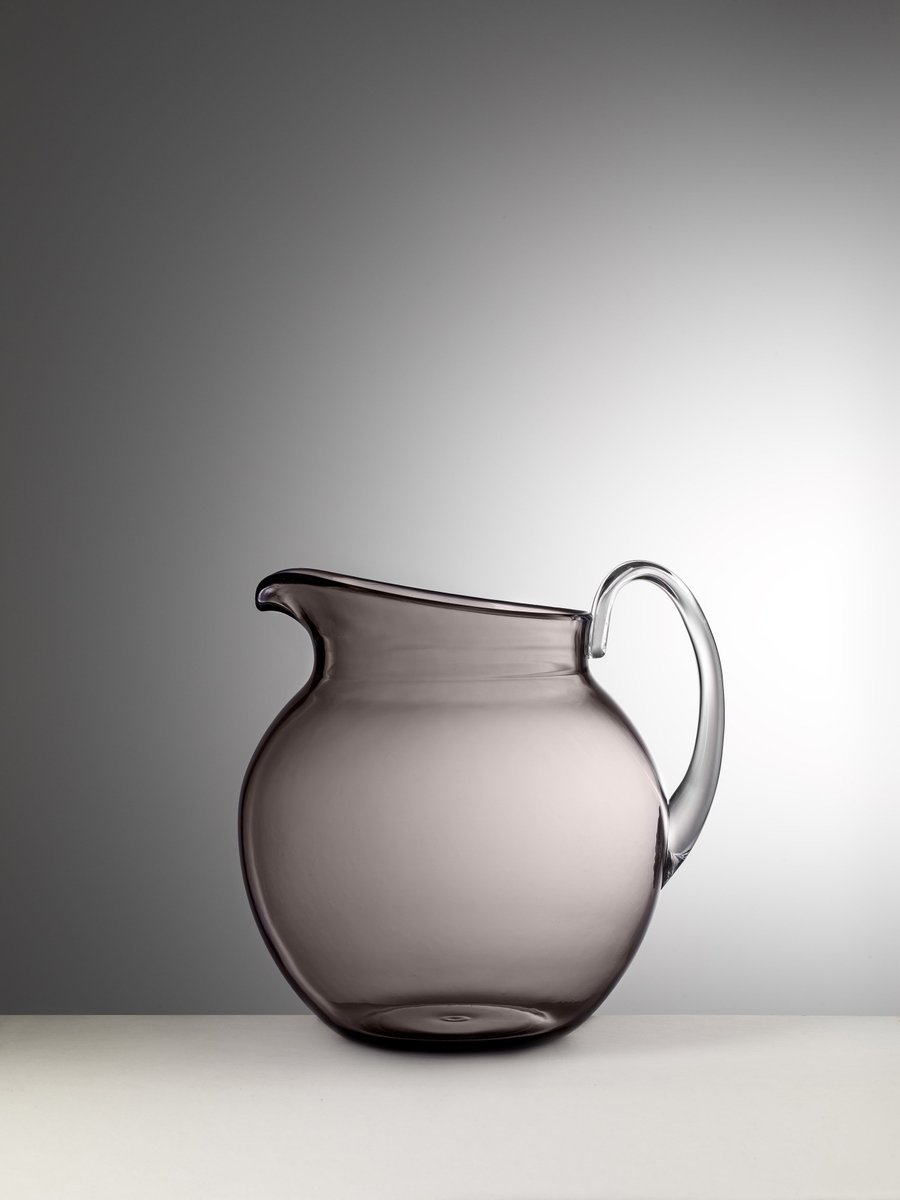 MarioLucaGiusti's tweet photo. Gray is the new PALLA pitcher color!
#mariolucagiusti #syntheticcrystal https://t.co/qCveOjNjVw