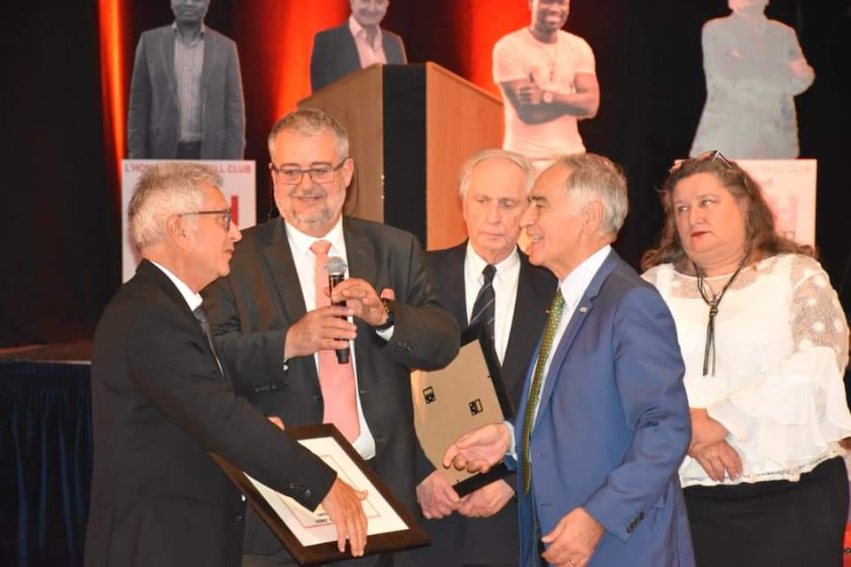 smlh77's tweet photo. Tous nos remerciements à André YUSTE , maire de #Lognes, pour sa présence au Gala de #solidarité de samedi. Remerciements également pour la mise à disposition de la salle du Citoyen qui cadrait parfaitement avec l’esprit de notre gala: une manifestation citoyenne et solidaire. https://t.co/D7vL0VmhcU