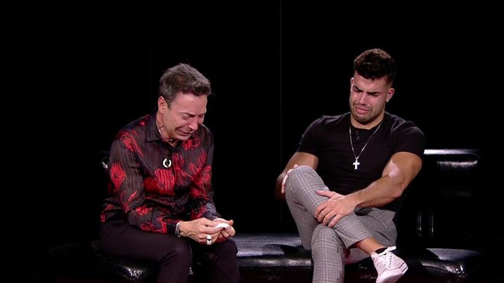 diezminutosTV's tweet image. Noche de lágrimas y reencuentros en #GHVIPLímite4: Pol Badía habla con su ex Adara y se derrumba con las confesiones del Maestro Joao #GHVIP90 
diezminutos.es/teleprograma/p…