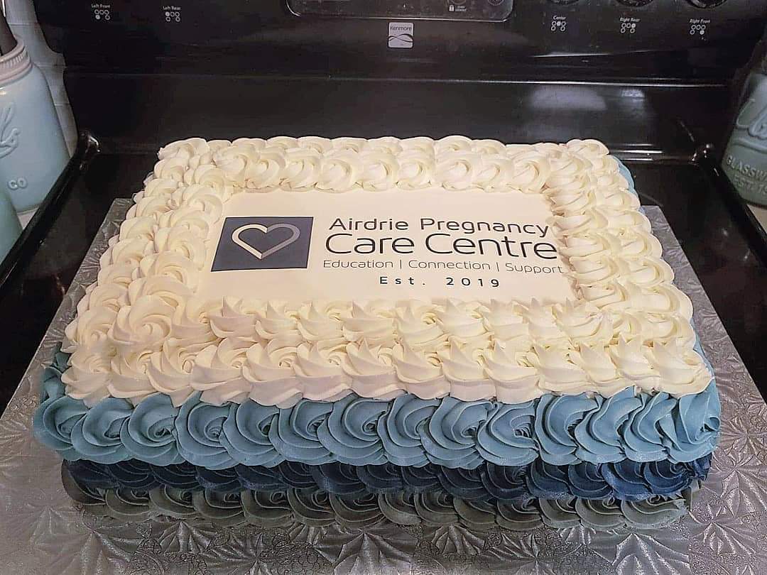 DelishDesignYYC's tweet photo. Gorgeous Blue and Grey Ombre Rosette Cake in honor of the Grand Opening of the Airdrie Pregnancy Care Centre! #edibleimages @epiphaniechocolate #buttercreamroses #buttercream #cake #airdrie #pregnancycarecenter #local #yyc #delishdesigns #supportlocal #yycbaker https://t.co/Ti2DoyuYCx