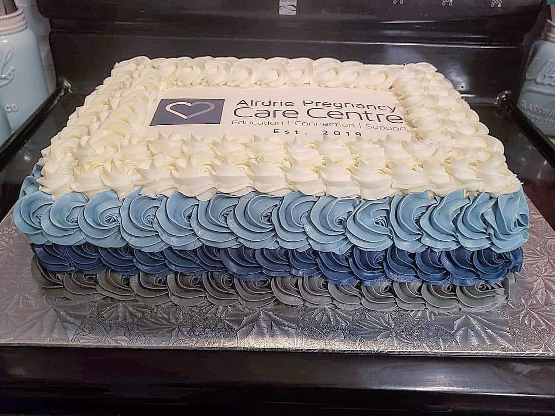 DelishDesignYYC's tweet photo. Gorgeous Blue and Grey Ombre Rosette Cake in honor of the Grand Opening of the Airdrie Pregnancy Care Centre! #edibleimages @epiphaniechocolate #buttercreamroses #buttercream #cake #airdrie #pregnancycarecenter #local #yyc #delishdesigns #supportlocal #yycbaker https://t.co/Ti2DoyuYCx