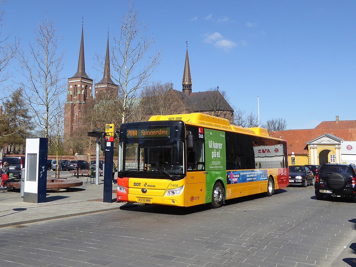 Hvordan ser fremtidens bæredygtige byer ud?
Det diskuterer borgmestre fra 40 byer til #C40Summit i denne uge. 

Blot 30 km fra København kører et godt eksempel rundt.
Læs mere her: lnkd.in/dSAqhxj 
#Cities4Climate #CitySolutions #liveliketomorrow #C40