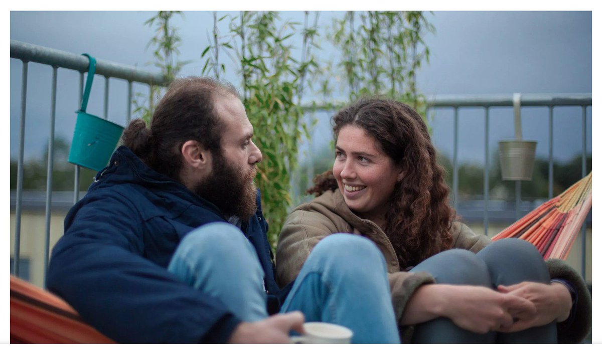 StartblokE's tweet photo. "Wat hebben duurzaamheid en integratie met elkaar te maken?" Soudagar van @oneworldnl  schreef hier een leuk stuk over met twee bewoners van Startblok Elzenhagen! @dekeywonen @EigenHaard @AmsterdamNL https://t.co/xhyIT8Wn7W
