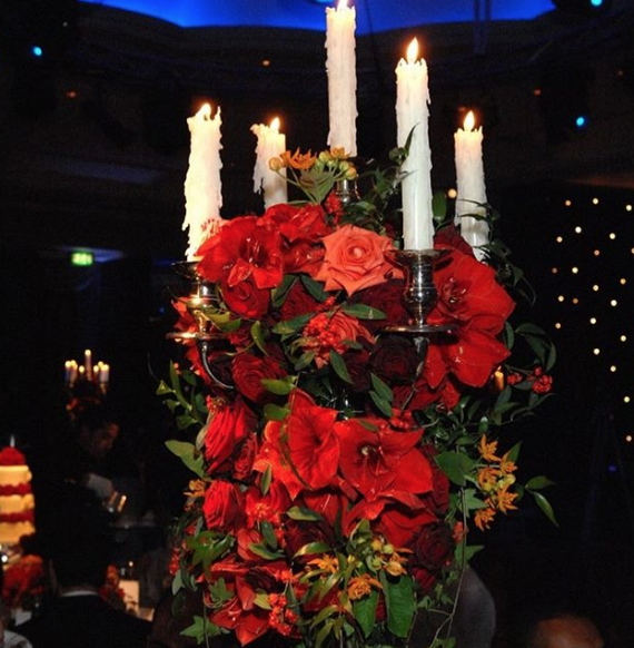 EMFDLondon's tweet photo. As the Christmas parties are being planned have a think about how a table arrangement adds that extra something to an event. This makes it unique and stand out as making the event special whether it is for staff or clients. #EMFD #Christmas https://t.co/vNoI1qJ7tb