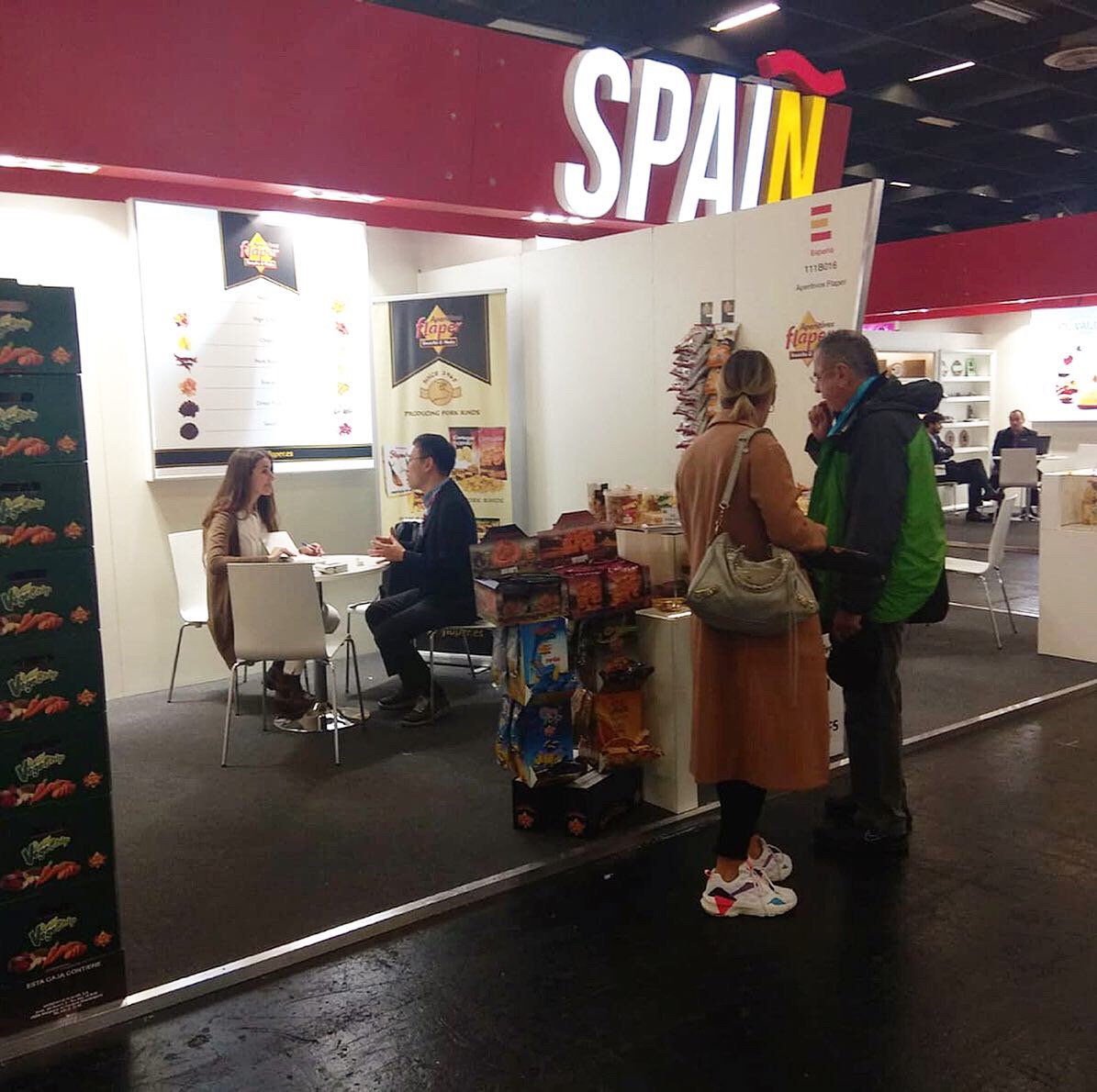 ApFlaper's tweet image. Último día de feria en #anuga📢
#Flaper #day5 #lastday #feria #evento #international #exhibition #snacks #nuts #chips #porkrinds #products #export #cologne #instafood #gourmet