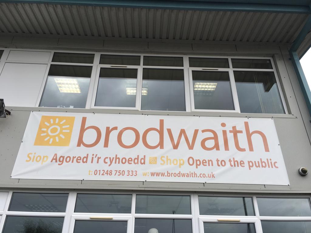 Delighted to see our new <a href="/TuffStuff_UK/">TUFFSTUFF WORKWEAR</a> display stand <a href="/BrodwaithCyf/">Brodwaith</a>, Anglesey, North Wales. Very best of luck to you all on the opening of the new #workwear section in your fantastic building. Exciting times for you 🍾 #tuffstuff #fort #fortfootwear #PlayHardWorkHard #NorthWales