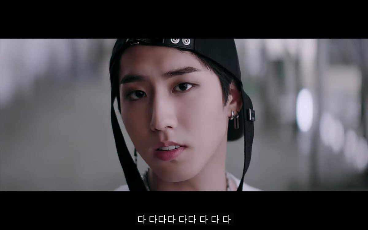 perchata03's tweet photo. can you believe??? that this mans owns my whole heart and soul and ass and wallet???????? hello????

STREAM #StrayKids_DoubleKnot STAN #StrayKids https://t.co/MyTKjzAMAV