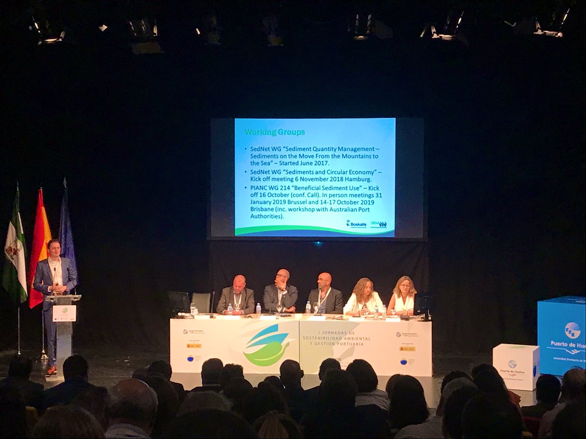 APHSostenible's tweet photo. Cerramos la primera sesión de la mañana con Thomas Vijverberg;
Miembro de #CEDA, Subdirector de @BoskalisNL (Países Bajos); presentando su ponencia: “Gestión sostenible de sedimentos dragados y usos beneficiosos. Casos de estudio” #APHuelvaSostenible https://t.co/frYG4DT4Ff