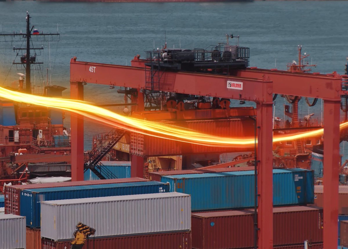 portstrategy's tweet photo. Kalmar has launched its #KalmarOne system, which combines Kalmar’s equipment control system and process #automation capabilities into one system with open interfaces. @Kalmarglobal https://t.co/XFIB1YshrJ https://t.co/v4gIR6LmvP