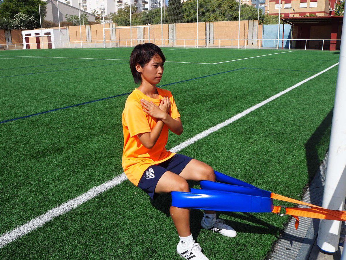 田中陽子 Tanaka Yoko 最近日本でも取り扱いが始まったトレーニングツールのtmr 自チームでも使用してますが個人的にも使用させてもらってます 下半身にアプローチしてよく使っていますが身体を支えるので全身バランス良くトレーニング出来ます