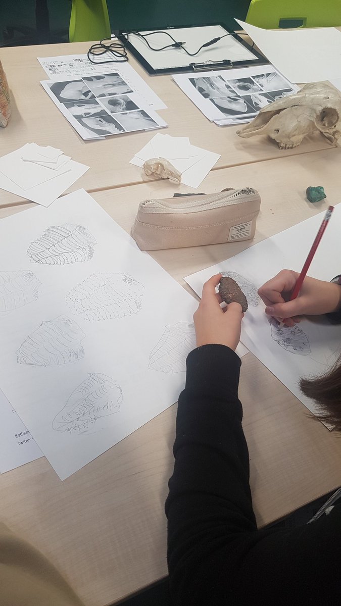 EngineeringRun1's tweet image. First week of Architecture Academy in Engineering Massive well done. Some beautiful studies created this morning #ArchitectureAcademy #Studies #RunshawCollege @RunshawCollege