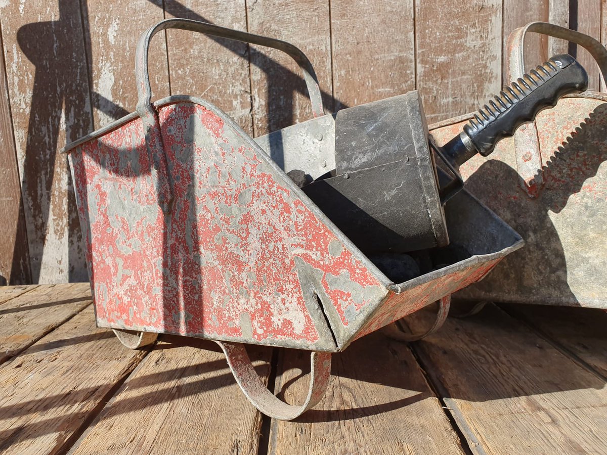 ReginaldBallum's tweet image. Time to get toastie! Treat your fireside to a little revamp with these 1950&apos;s coal scuttles - the perfect fireside companion.
#logstorage #fireside #decorativeantiques #industrialstyle #winterwarmer #homedecor #interiorinspo #antiqueshop #reginaldballum #worthing