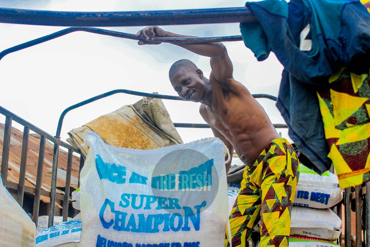 RefreshDoclab's tweet photo. Rice is a staple in Nigeria, its 3rd largest importer in the world and the largest producer in West Africa.
National production peaked at 3.7 million tonnes in 2017 but annual consumption is approximately 6.4 million tonnes.
Source: @PwC
#MadeintheStreets
#RefreshDocumentaryLab https://t.co/b1DOeSe2Ao