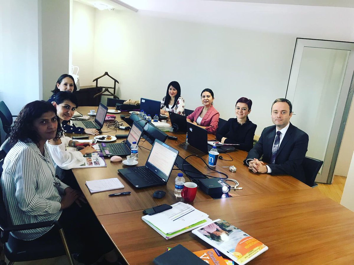 bd_mbenton's tweet photo. Lots of guests in main office today! We were happy to welcome some of our FLD work group leaders for academic planning, along with students and advisers from our BKMUN 2020 leadership team. Thanks to both teams for your hard work! https://t.co/JC7y7Q6dFZ