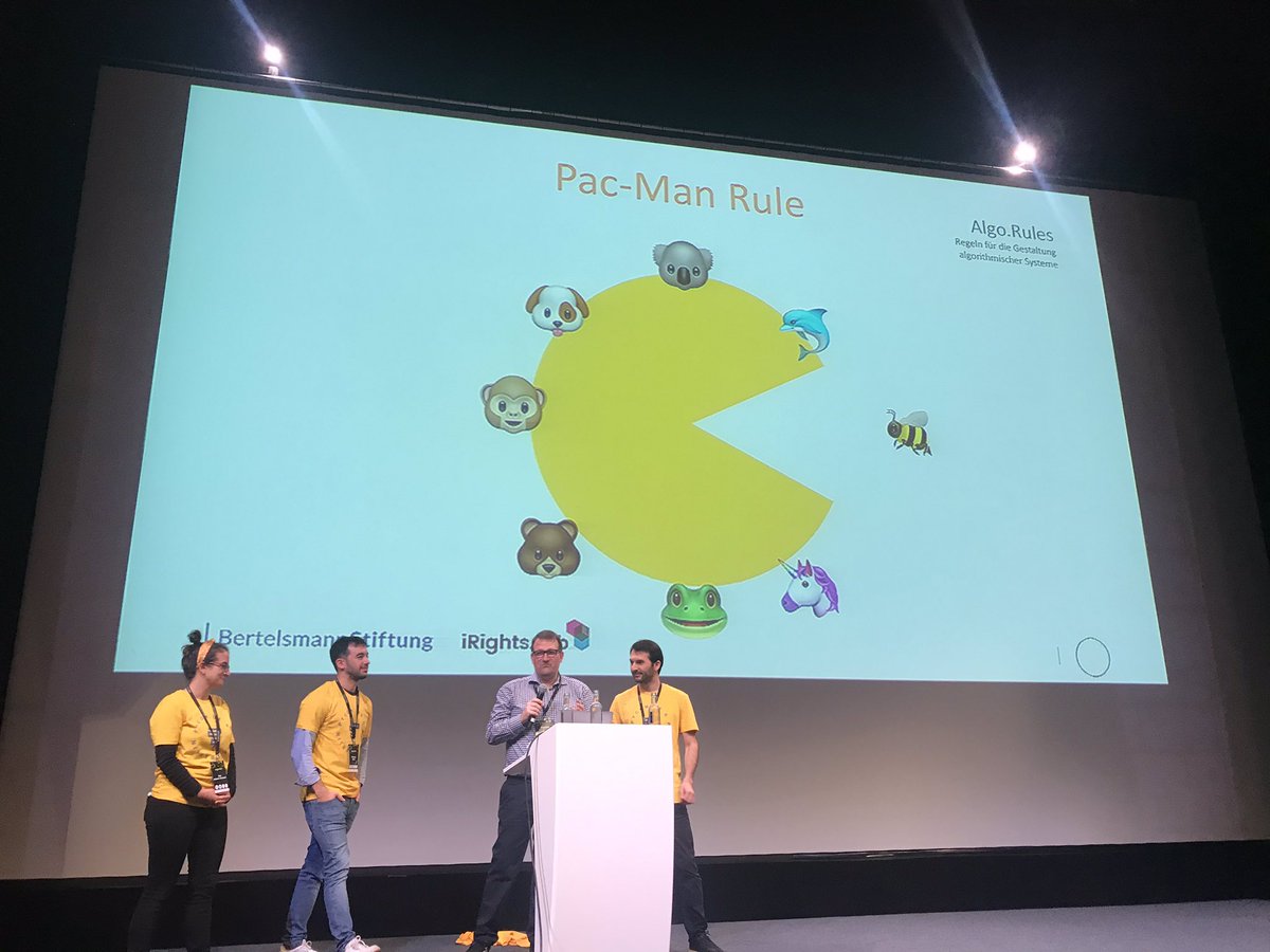 viperale's tweet photo. Also please be open and welcoming with people around you: if you are talking in a group leave space for other people to join the conversation! #PacManRule https://t.co/l3AdXrJOwe