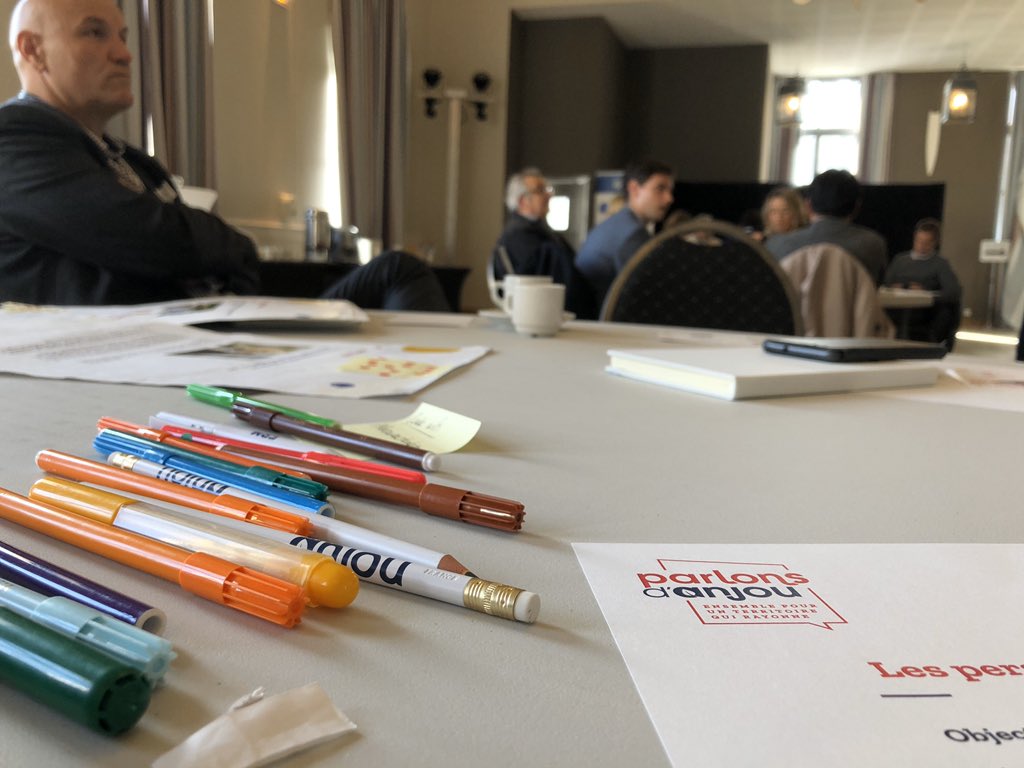 Maine_et_Loire's tweet photo. Comment faire rayonner l'#Anjou ? On y réfléchit ce matin à #Cholet avec les acteurs du territoire et l'agence @Agence_Inkipit 
#Markterr #attractivité  
➡️ https://t.co/5GBgIirZTO https://t.co/hoInkq47Lq