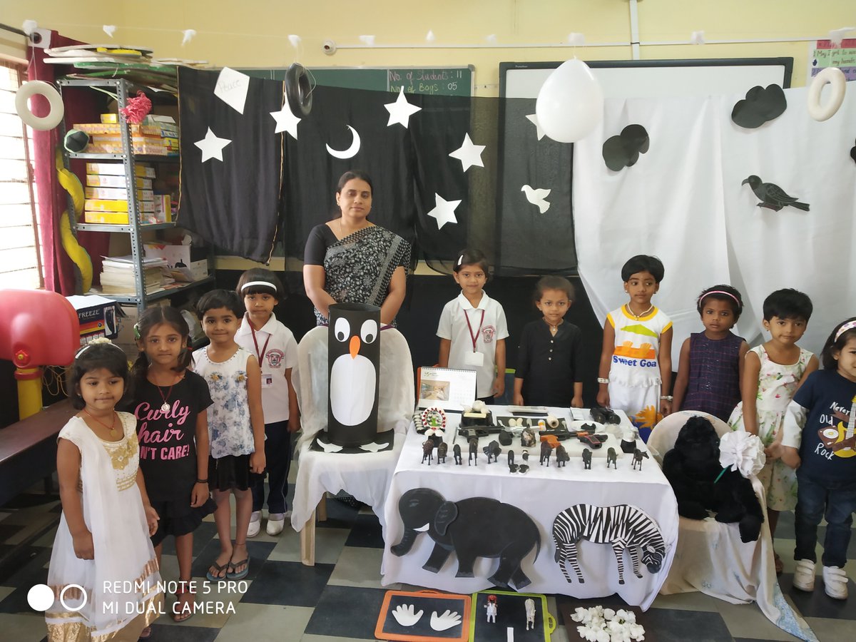 bishop_school's tweet photo. Black &amp; White Day https://t.co/aBZFXNIwBA