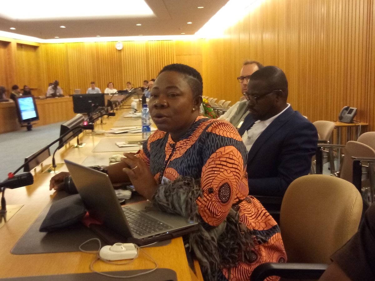 kobengkyereh's tweet photo. A cross section of participants; academia,media,community project officers explore how to co-opt the #IPCC report into national development agenda for needed #ClimateAction. #MeltingIce is due to rising temperatures nd the sea is claiming land
#ClimateChange #ACRC2019 @cdknetwork https://t.co/F4yodrjsRl