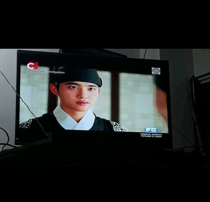 PHIXOVotingTeam's tweet photo. Eto ang mukha ng taong nadiskubre na ang sikreto mo.

Don't forget to use our official hashtag on your tweets. 
#100DMPInvestigation
@weareoneEXO
 #EXO
#DohKyungsoo https://t.co/gb5v3U2veL