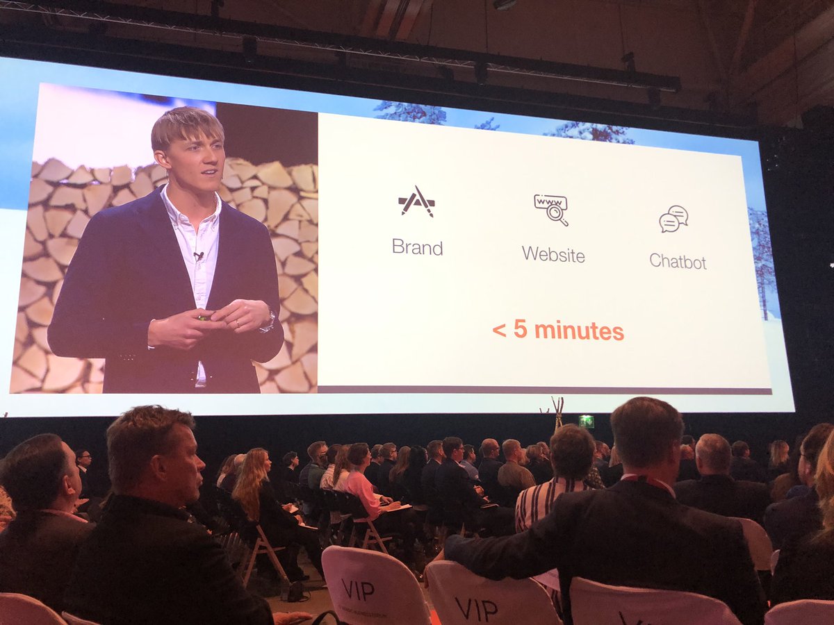 sillanpaamaria's tweet photo. No nyt on ketterää 😅👌
Anssi Rantanen näyttää #nbforum2019 lavalla kuinka luodaan brändi, verkkosivut ja chatbot terveysalan yritykselle alle viidessä minuutissa!🔥
#kasvu #kokeilukulttuuri https://t.co/MB3qivm2lq