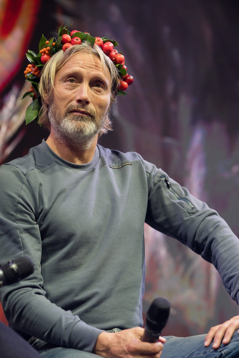 ira7enova's tweet photo. "I'm the happiest fannibal in the Universe!" - season II 😍

#MadsMikkelsen #MadsinMoscow #мадсвмоскве #AppleCrown https://t.co/GFc0ZHtrI8