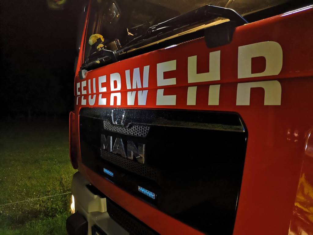 Fahrzeugbrand feuerwehr-rees.de/2019/10/09/fah…