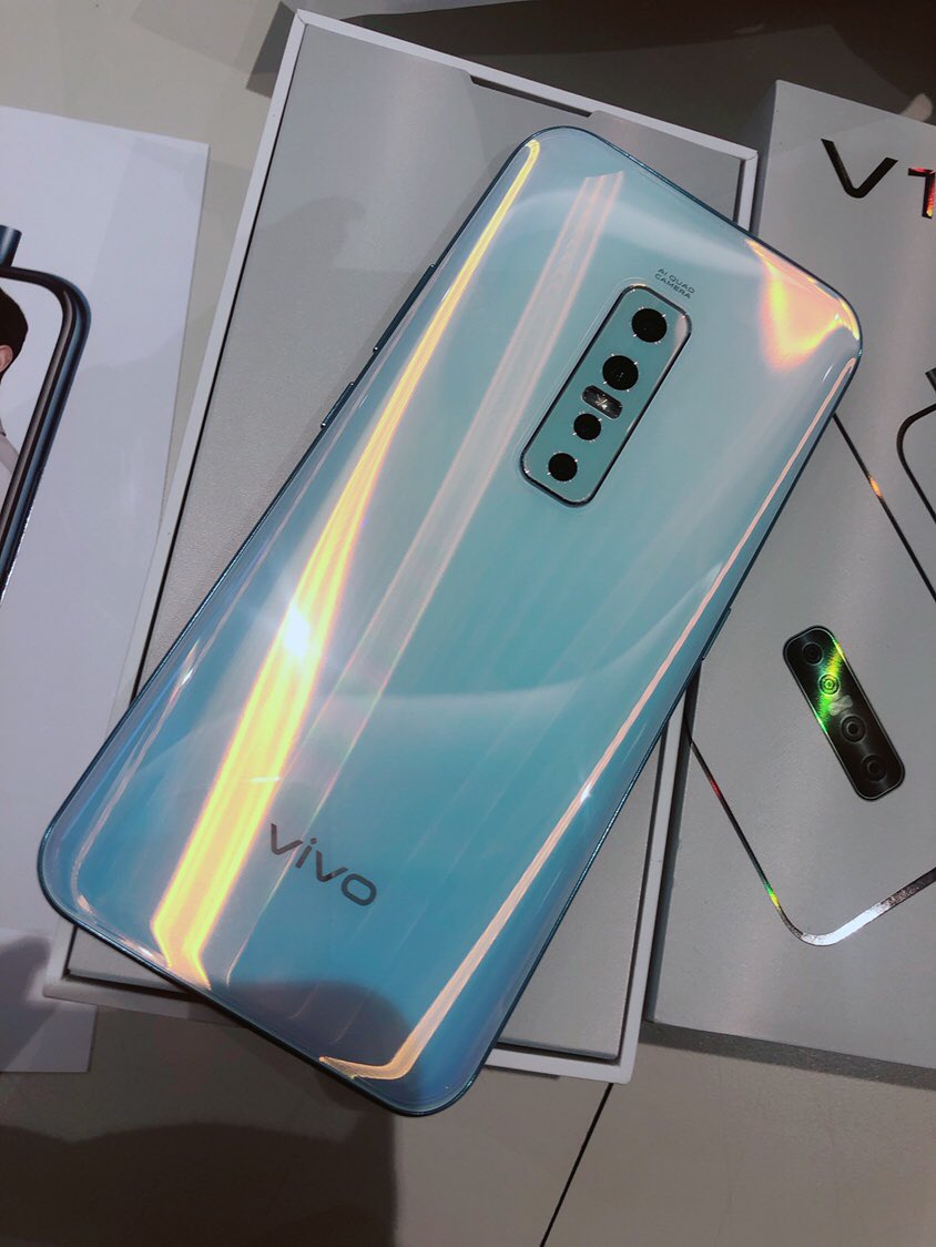 520MTBB's tweet photo. ทนแรงต้านทานไม่ไหวจริงๆ
คือมันต้องมีแล้วอ่า
#Vivo #VivoV17Pro
#V17ProLookBeyond
#VivoV17ProxMTBB
#MarkTuan #BamBam
#MarkBam #MTBB
#กล้อง6เลนส์
#ฉีกทุกกฎในทุกช็อต https://t.co/1zOIFPJHEF