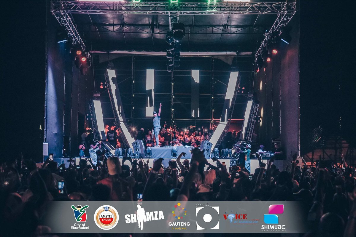 Shimza01's tweet photo. Blessed to have you in my corner 🙏🏾❤️ 25th of December we meet again ❤️❤️❤️ #OMS2019 https://t.co/EJRisq6vYv