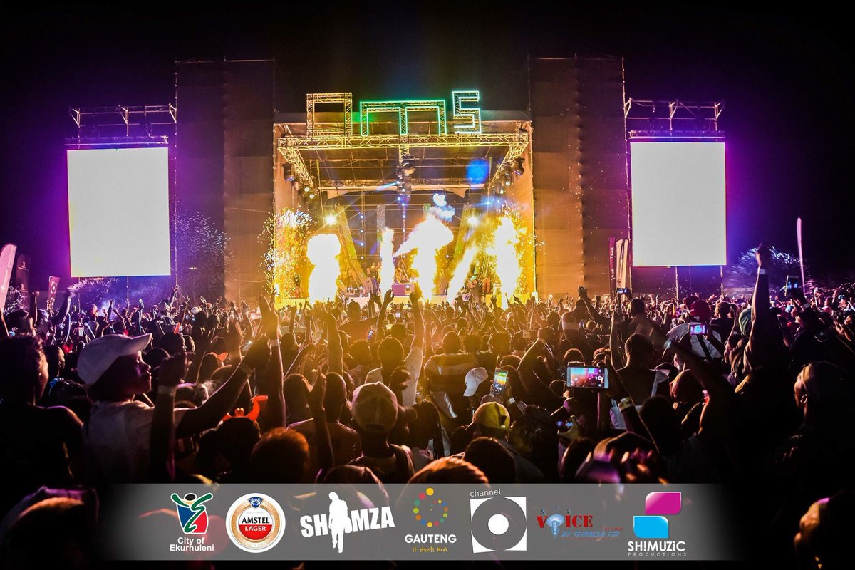 Shimza01's tweet photo. Blessed to have you in my corner 🙏🏾❤️ 25th of December we meet again ❤️❤️❤️ #OMS2019 https://t.co/EJRisq6vYv