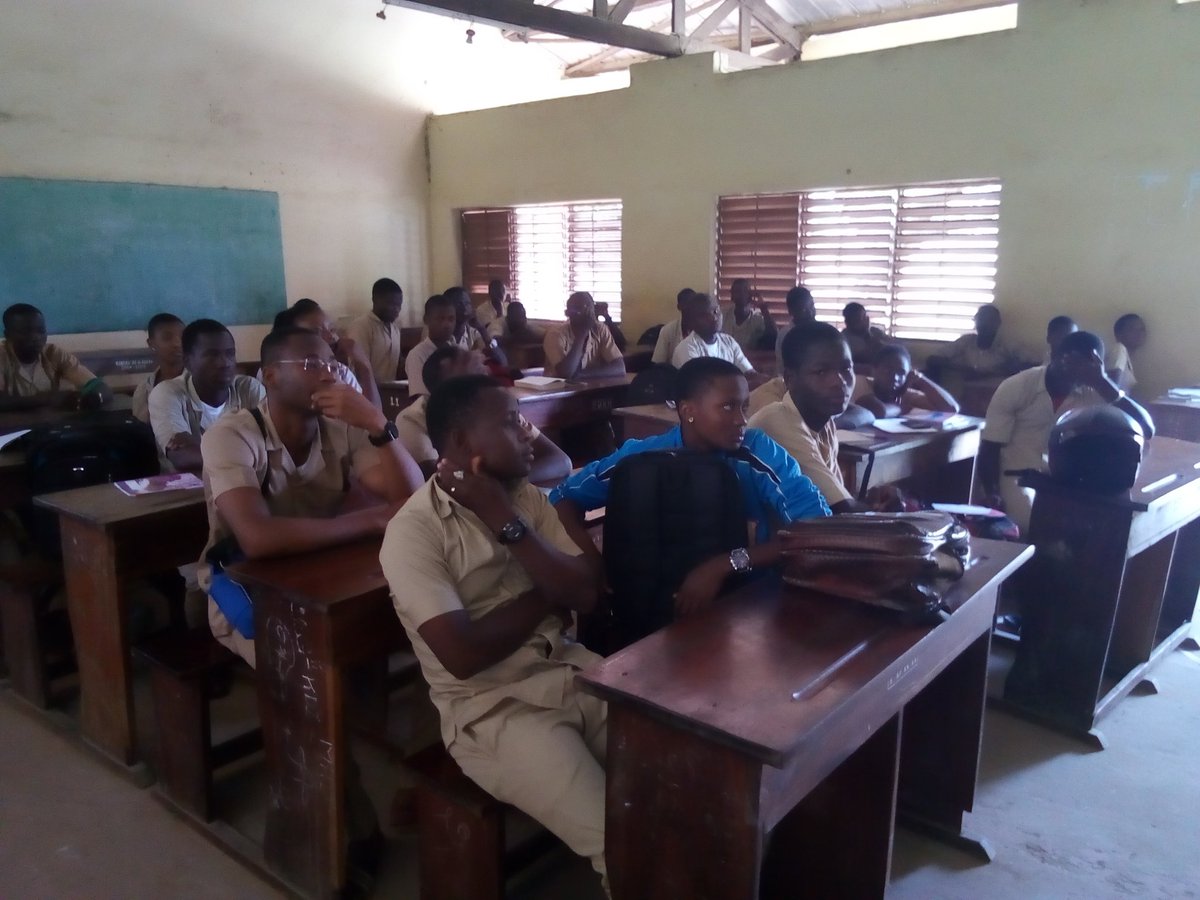 OuneiT's tweet photo. Sensibilisation des #jeunes de la commune de Kandi ce Mercredi 09 Octobre 2019 sur les #droits des #filles. Ensemble luttons pour le #respect des #droits de la #fille!!
#RFAY
#BWAA https://t.co/VR0nJQ5UQl