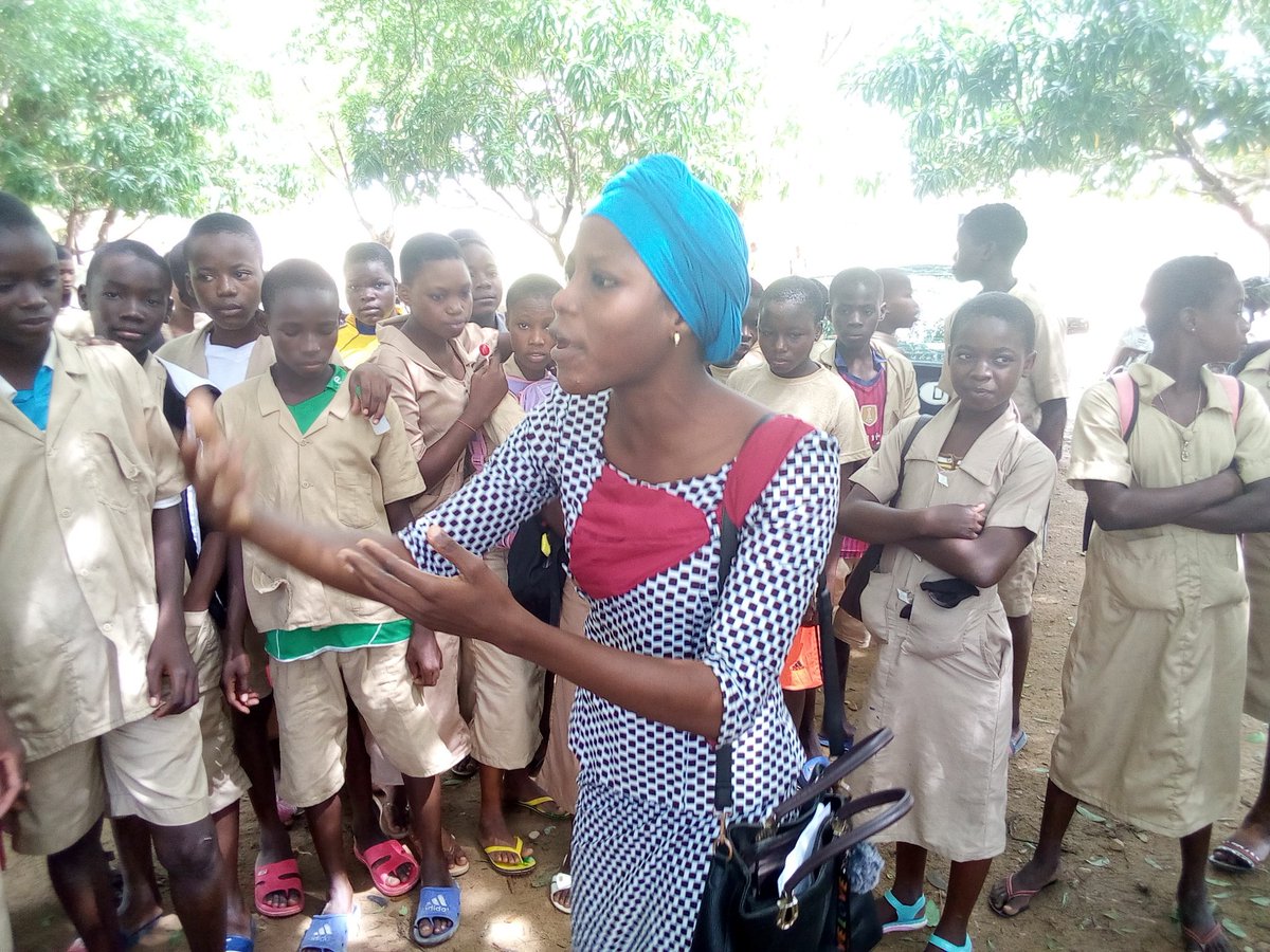 OuneiT's tweet photo. Sensibilisation des #jeunes de la commune de Kandi ce Mercredi 09 Octobre 2019 sur les #droits des #filles. Ensemble luttons pour le #respect des #droits de la #fille!!
#RFAY
#BWAA https://t.co/VR0nJQ5UQl