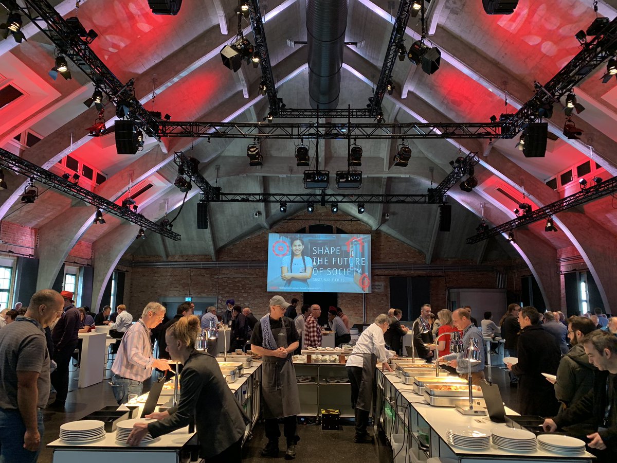 jim_millen's tweet photo. Getting ready for a packed 1 1/2 days of tech discussion, debate & #digitalcocreation at #FDEConf2019. First priority though - fuel up with lunch! 👍🏼 https://t.co/Hnly9SOXpl