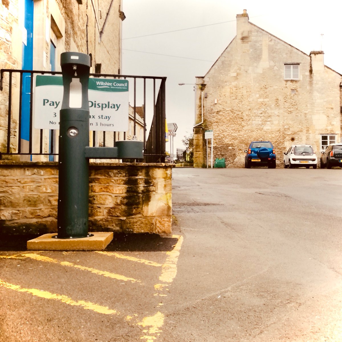 BoATownCouncil's tweet photo. Hooray! The last of our three water refill stations is now installed, tested &amp; ready to use! This one's in St Margaret's car park with the others at Sladesbrook Play Area &amp; Culver Close playing field. @Refill @goingzero2050 #BradfordonAvon #PlasticFreeCommunity #ClimateEmergency https://t.co/8Y5aNUxlN0