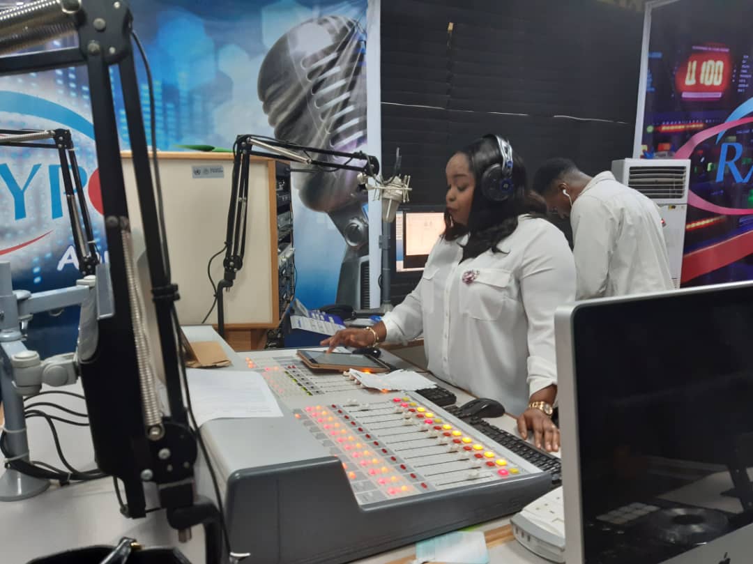 E_donHappen's tweet photo. #EdonHappen
Tune in now @RaypowerAbuja 100.5fm,
join the woman wey sabi Ngozi Ogaga Attah and contribute your own opinion on #SexForGrades #sexforpromotion #SexforWork
#toritori #Ngoziogaga #radioshow #raypowerfm #AbujaTwitterCommunity https://t.co/wBN5wkjTAO