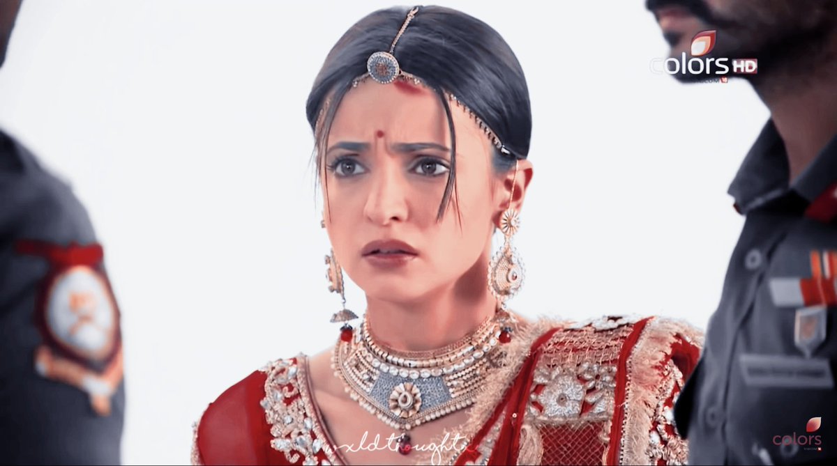 She was not fragile like a flower,She was fragile like a bomb  #SanayaIrani