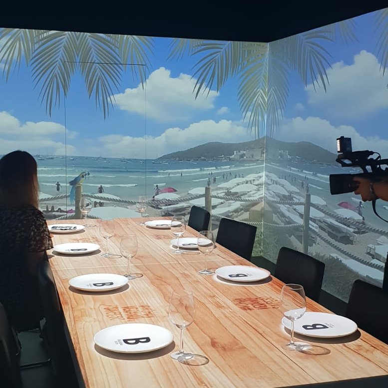 ¿Imaginas disfrutar de una experiencia gastronómica única en un espacio completamente innovador?  
<a href="/TheValleyDBS/">The Valley</a> ha presentado #ThePlaceInmersive para vivir experiencias envolventes en cualquier ámbito y sector empresarial.