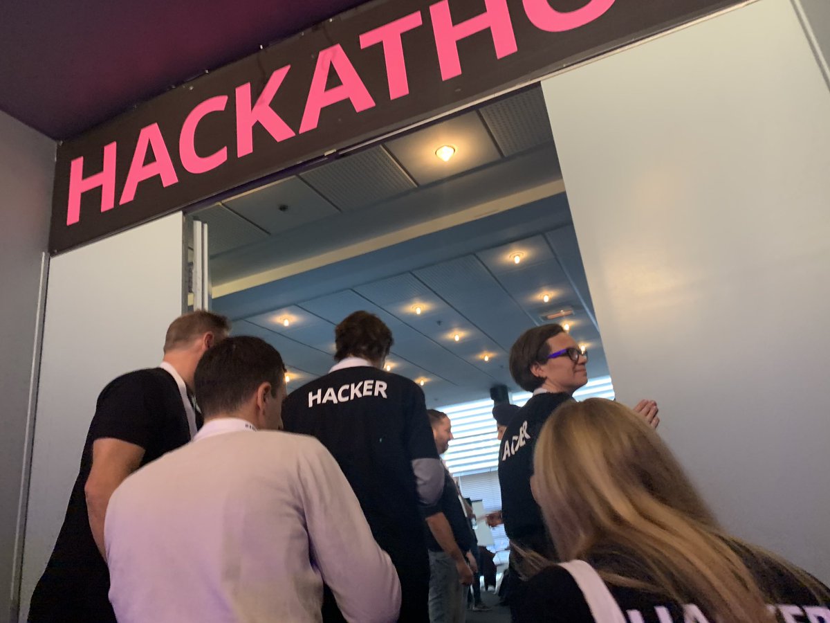Joony's tweet photo. #Space10 Supporting the hackathon at #dgtl2019 Is the future in AR? https://t.co/OX3oXiI9D9