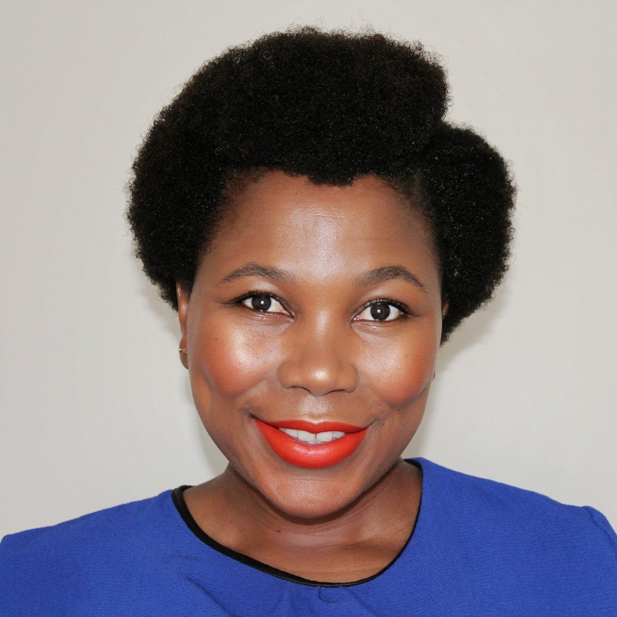 meka_owethu's tweet photo. Mama Albertina Sisulu we are your cool kids. This hair is great and regal, these streets must recognise. Amaaaaandalaaa ✊🏾
#africanhair #healthyhair #combedafro #naturalhairsa
#kinkyhairdontcare #loveafros #borntolate #southafricannaturals #xhosanostra #southafricannaturals https://t.co/qgPCVGBOQ3