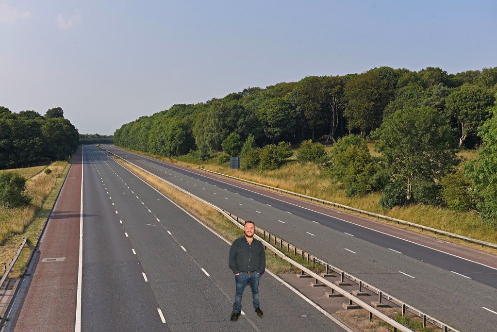 producerchris's tweet image. Here’s @RichieFirth taking a moment during ep1 of #TravelHacker 

podcasts.apple.com/gb/podcast/ric…